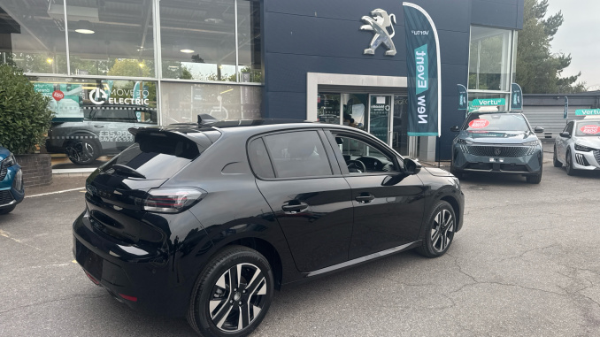 Peugeot 208 1.2 Hybrid 110 Allure 5dr e-DSC6 Petrol Hatchback - Image 17